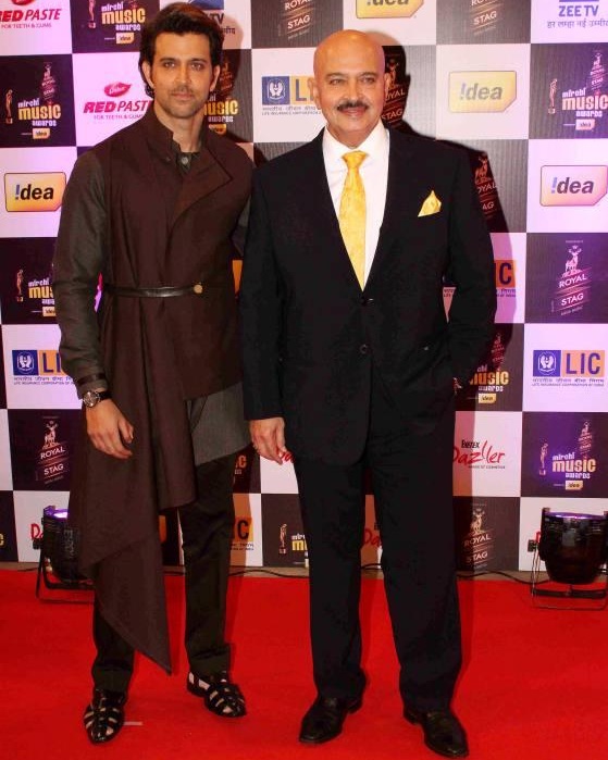 Hrithik and Rakesh Roshan at the Mirchi Music Awards