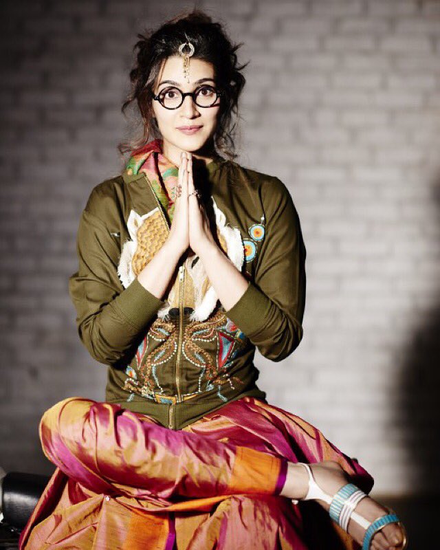 Kriti Sanon Cineblitz Magazine Scan