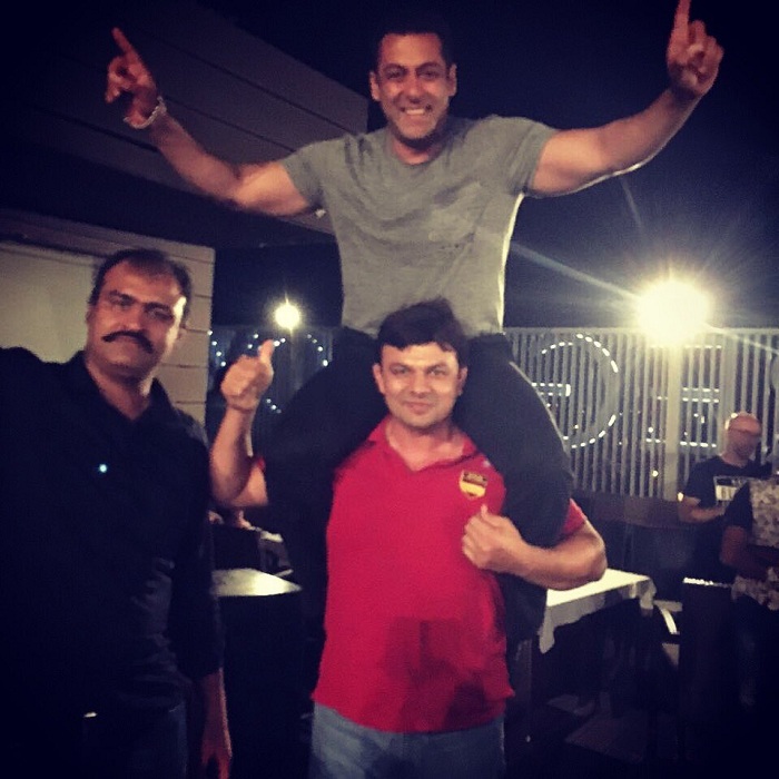 Kesari Jagdish Kaliraman lifts Salman Khan - Sultan