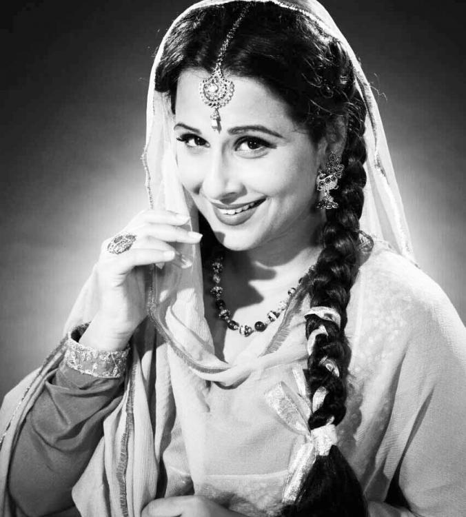 Vidya Balan as Geeta Bali in Ekk Albela