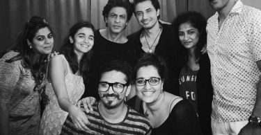 Shahrukh Khan and Alia Bhatt with Dear Zindagi Team