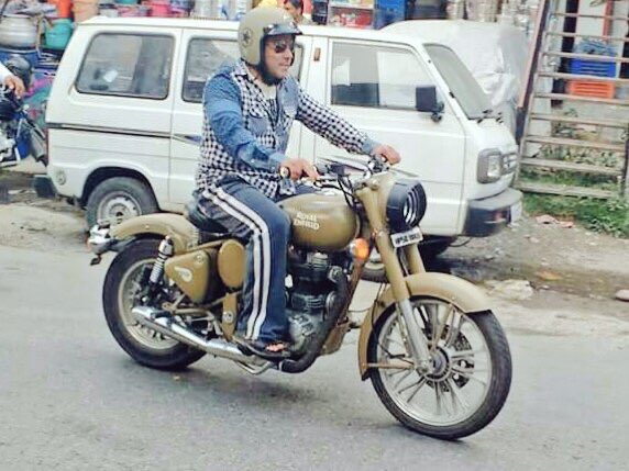 Salman Khan riding Royal Enfield bike during the shoot of Tubelight in Manali