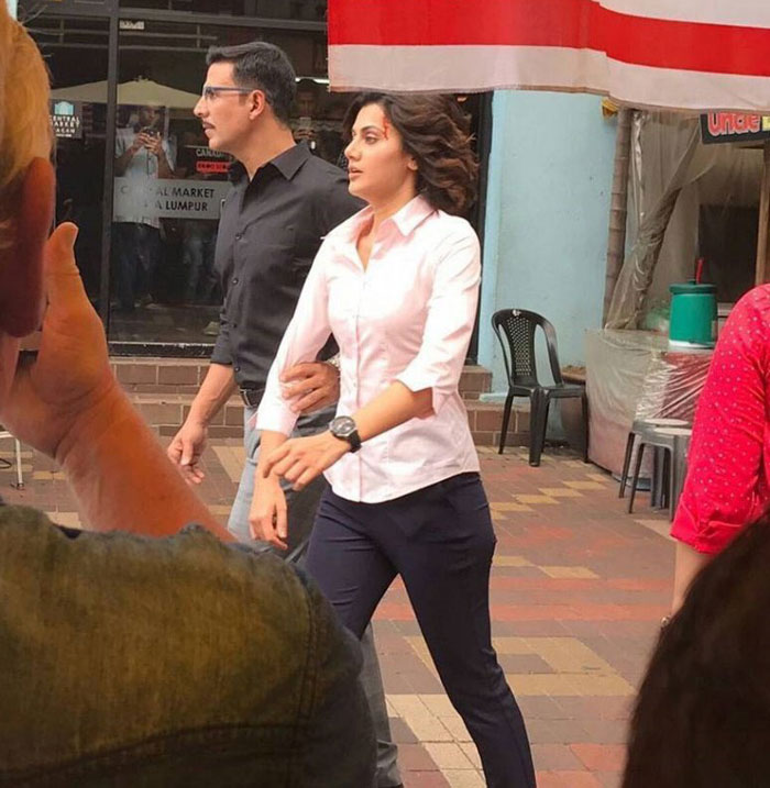 Akshay Kumar, Taapsee Pannu on the sets of Naam Shabana