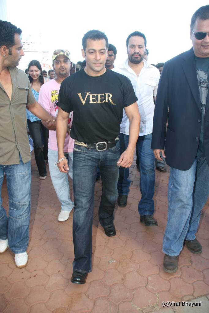 Veer Race Pics: Salman Khan promotes Veer