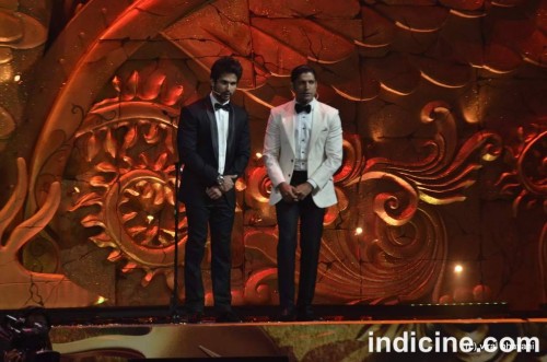 Shahid Kapoor with Farhan Akhtar