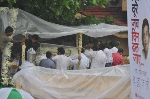 Khanna died of liver infection