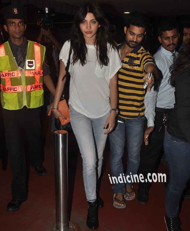 Anushka Sharma spotted at the airport