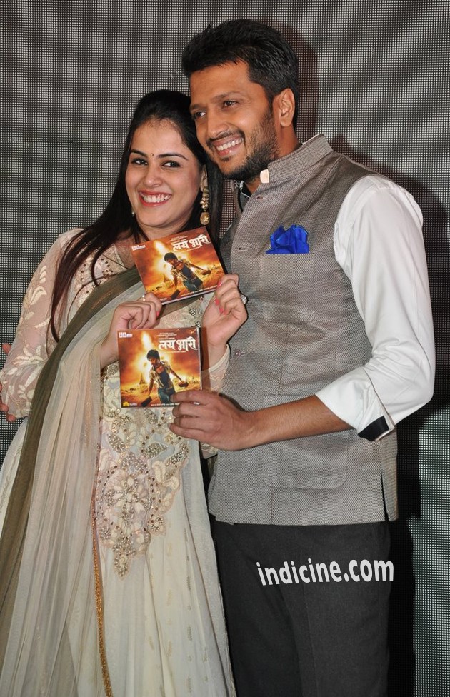 Pregnant Genelia D'Souza with husband Ritesh Deshmukh