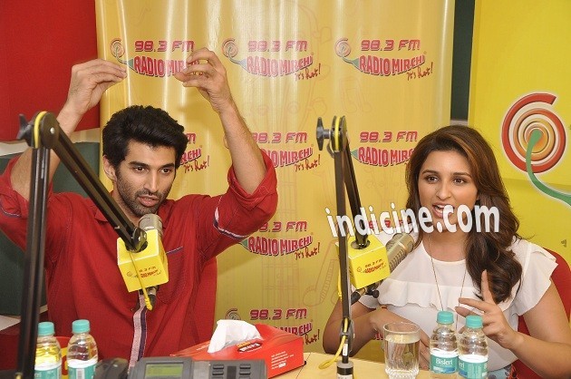 Aditya Roy Kapoor, Parineeti Chopra promote Daawat-e-Ishq