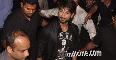 Shahid Kapoor at Haider song launch with Flash mob