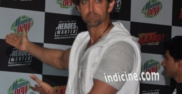 Hrithik Roshan looking cool in a cap and casual attire