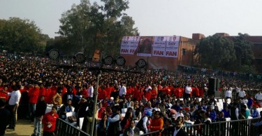 Fans gathered at SRK Fan Anthem launch