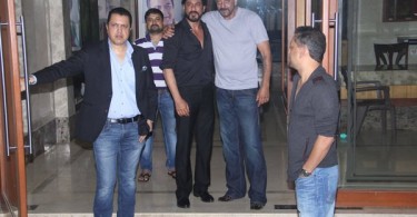 Shah Rukh Khan meet Sanjay Dutt at his residence in Bandra