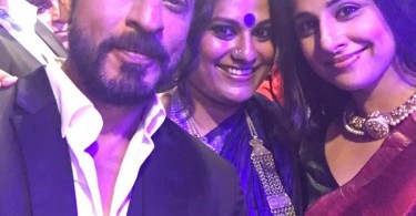 Shahrukh Khan selfie with Vidya Balan at Mirchi Music Awards