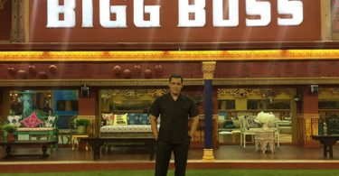 Salman Khan visits Bigg Boss 10 house