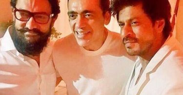 Aamir Khan, Shahrukh Khan at Ajay Bijli's birthday bash