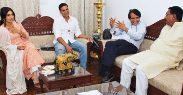 Suresh Prabhu meets Akshay, Bhumi